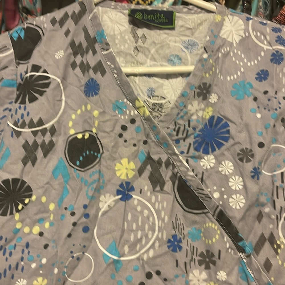 Scrub top